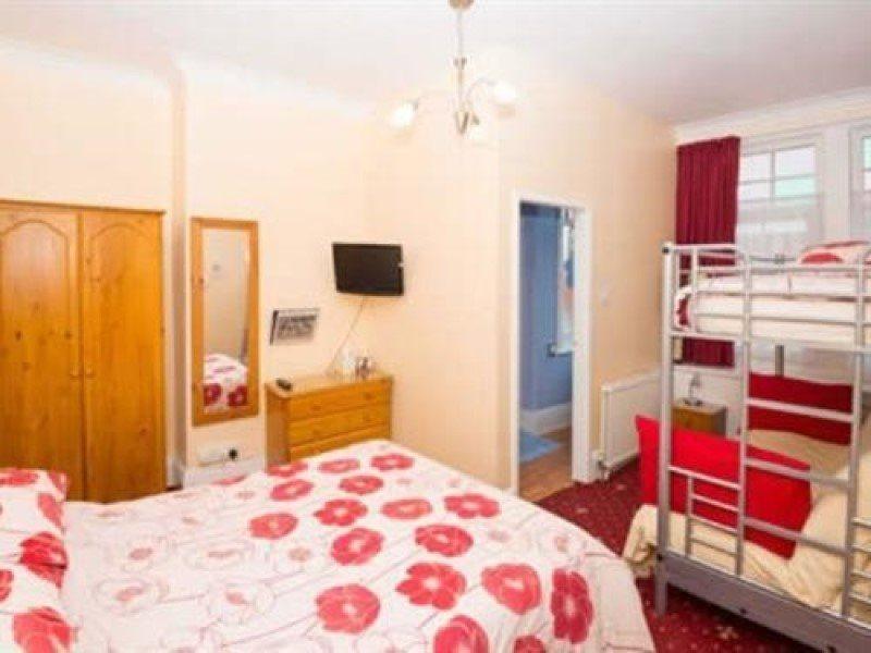 The Meltham Guest House Скарборо Экстерьер фото