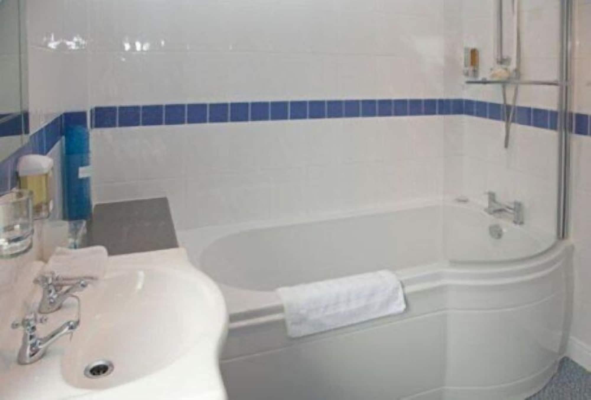 The Meltham Guest House Скарборо Экстерьер фото