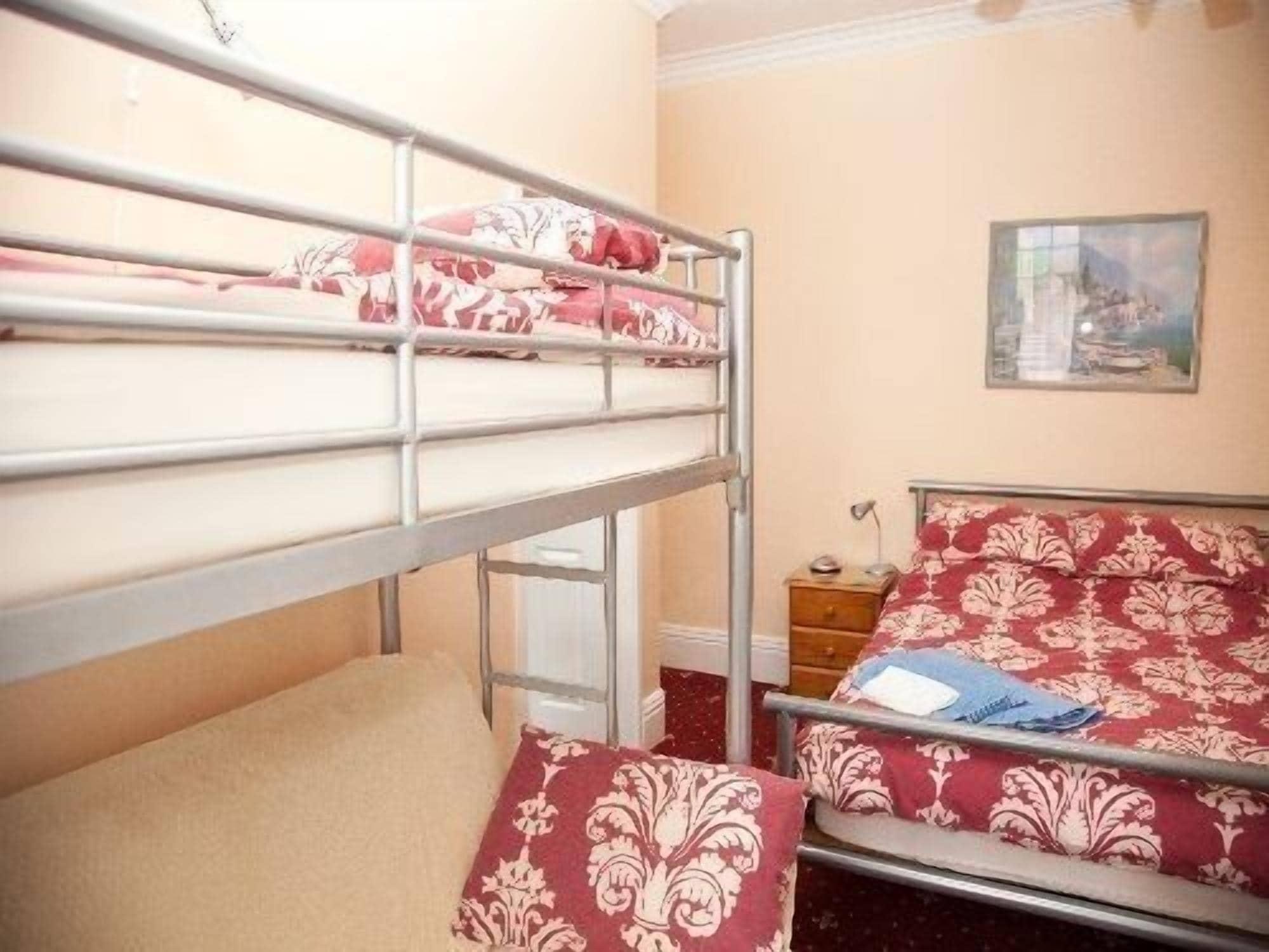 The Meltham Guest House Скарборо Экстерьер фото
